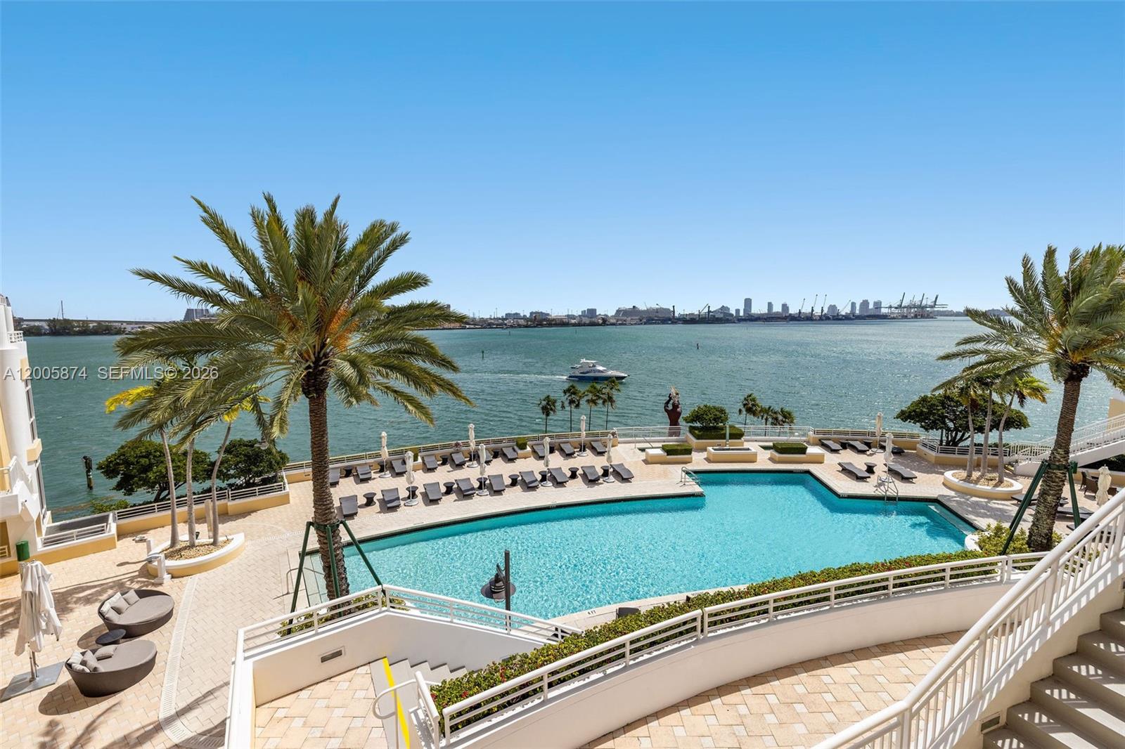 THREE TEQUESTA POINT COND - Residential