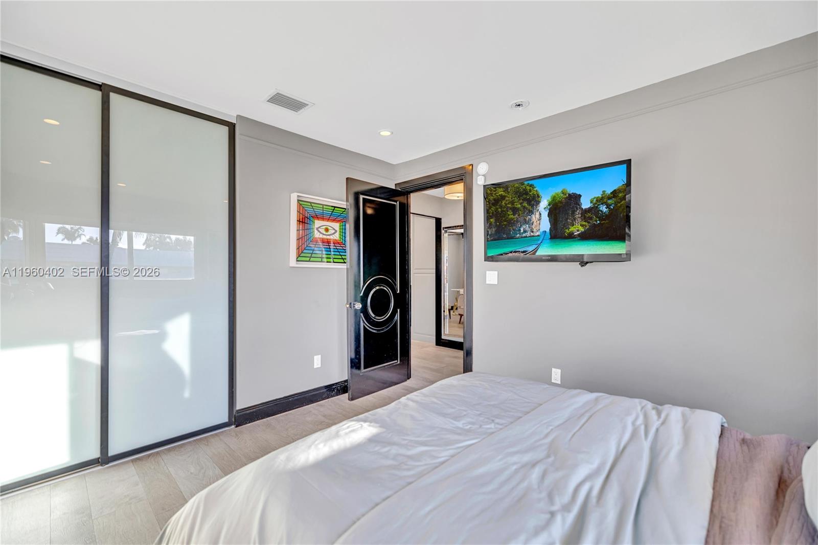 HOLLYWOOD LAKES SECTION - Residential Lease