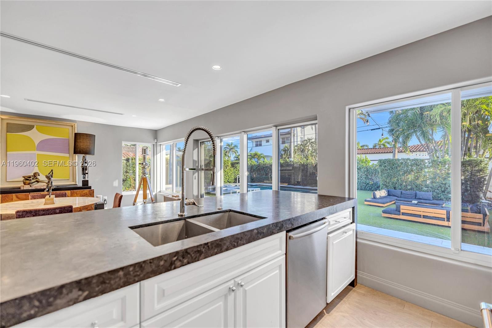 HOLLYWOOD LAKES SECTION - Residential Lease