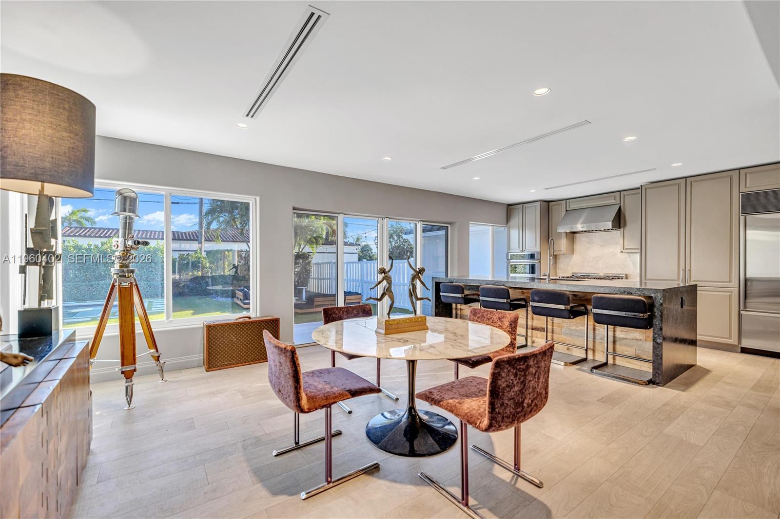 HOLLYWOOD LAKES SECTION - Residential Lease