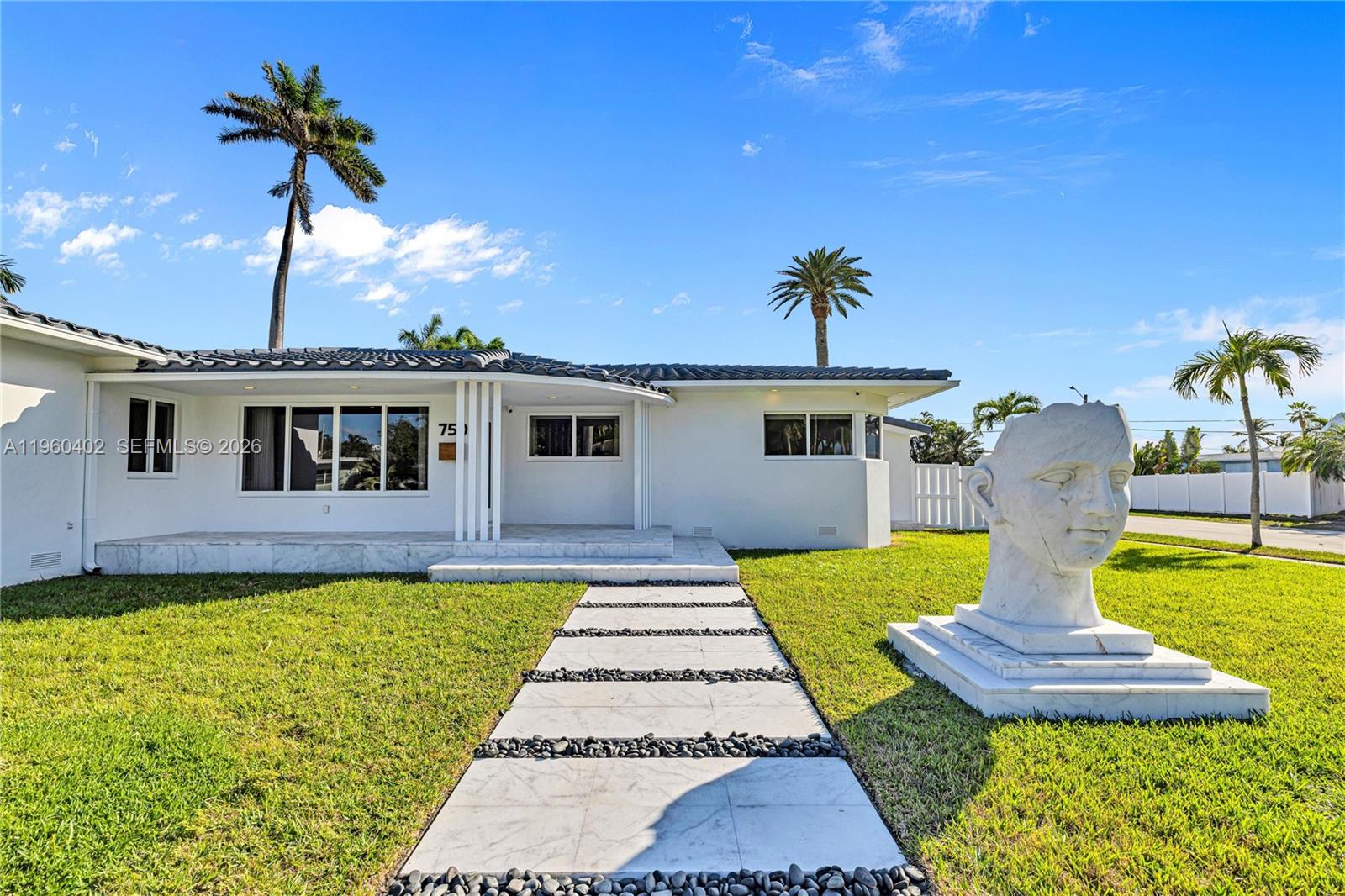 HOLLYWOOD LAKES SECTION - Residential Lease