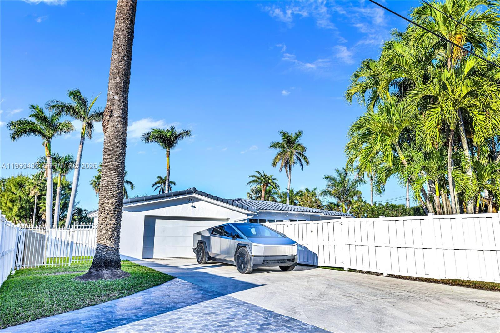 HOLLYWOOD LAKES SECTION - Residential Lease