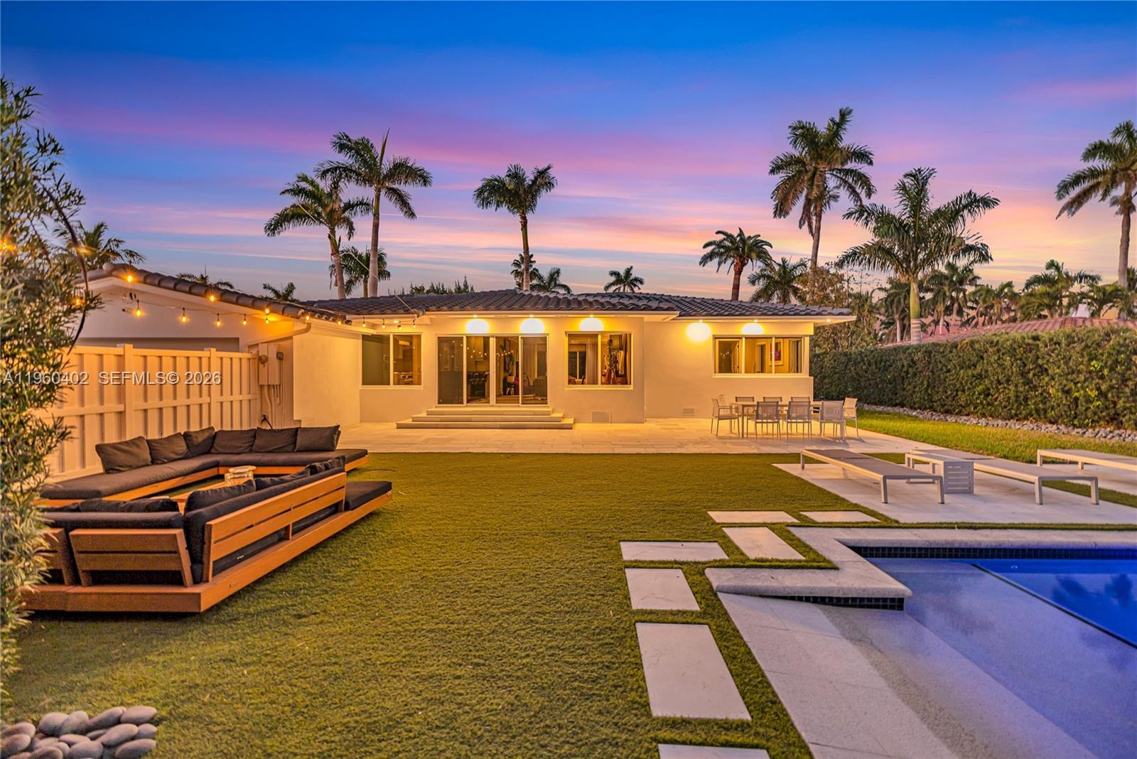 HOLLYWOOD LAKES SECTION - Residential Lease