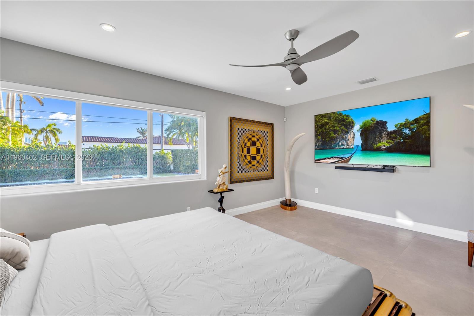 HOLLYWOOD LAKES SECTION - Residential Lease