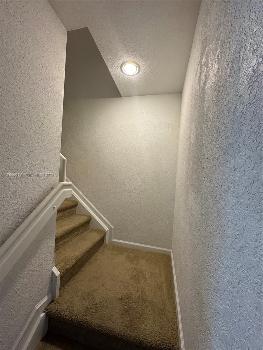 THOUSAND OAKS - Residential