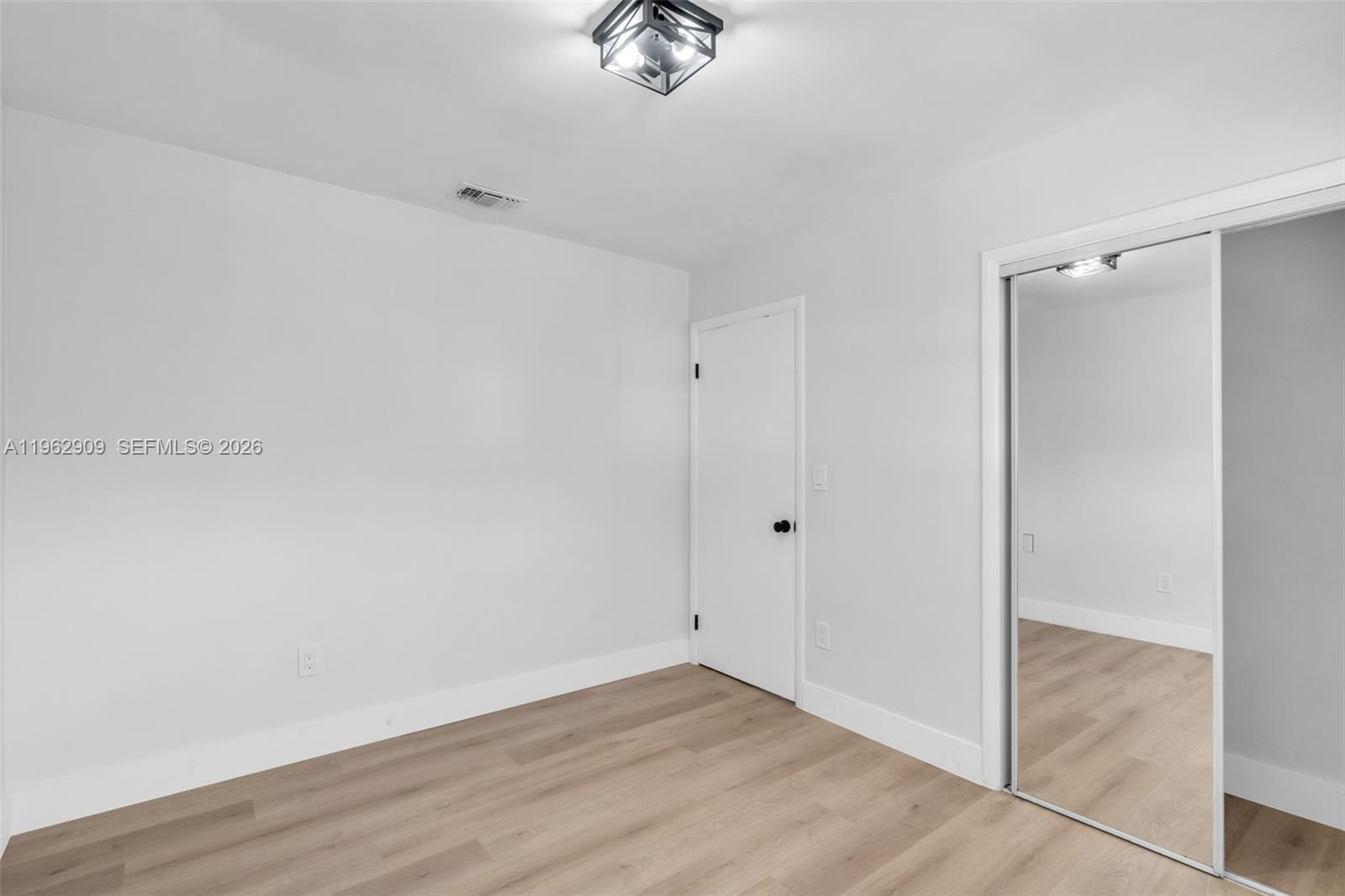 VENETIAN GARDEN REV - Residential