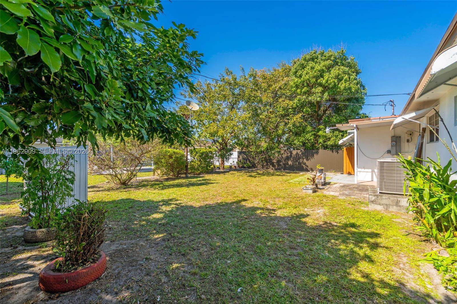 VENETIAN GARDEN REV - Residential