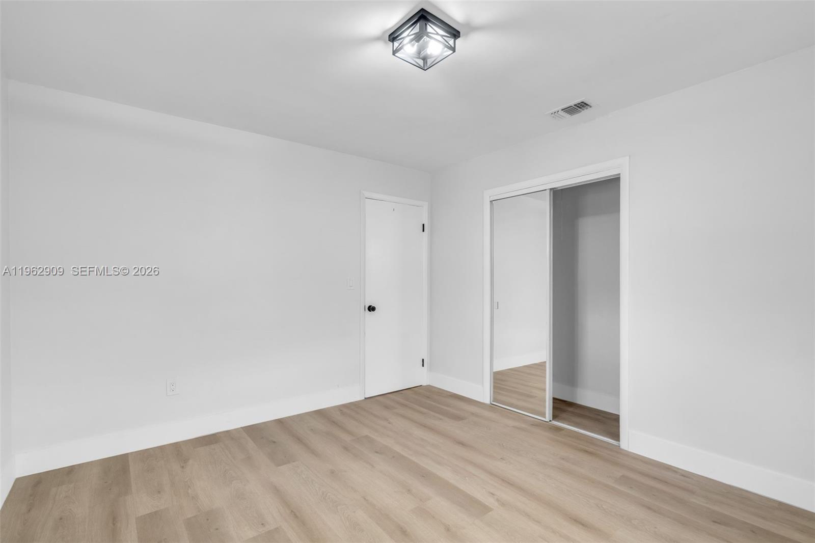 VENETIAN GARDEN REV - Residential