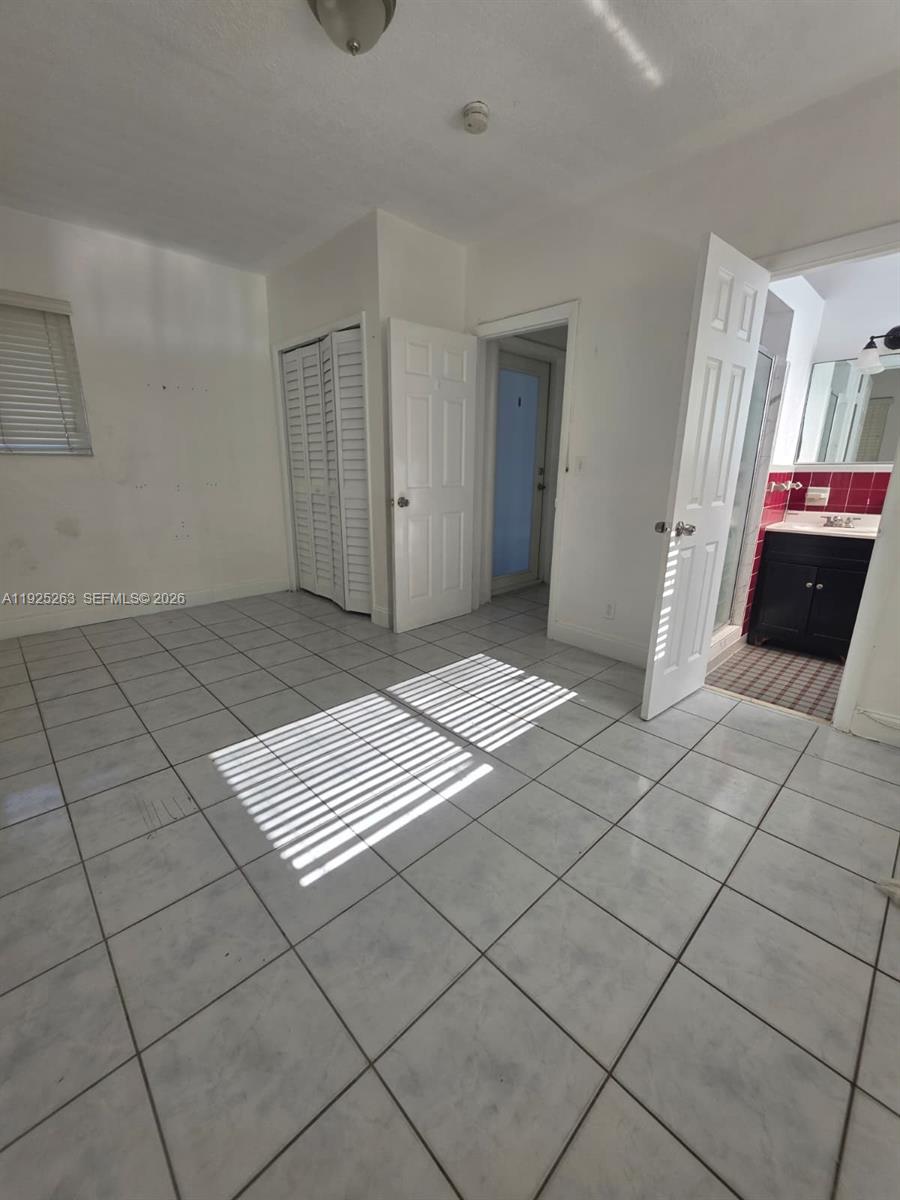 7155 Rue Notre Dame 10