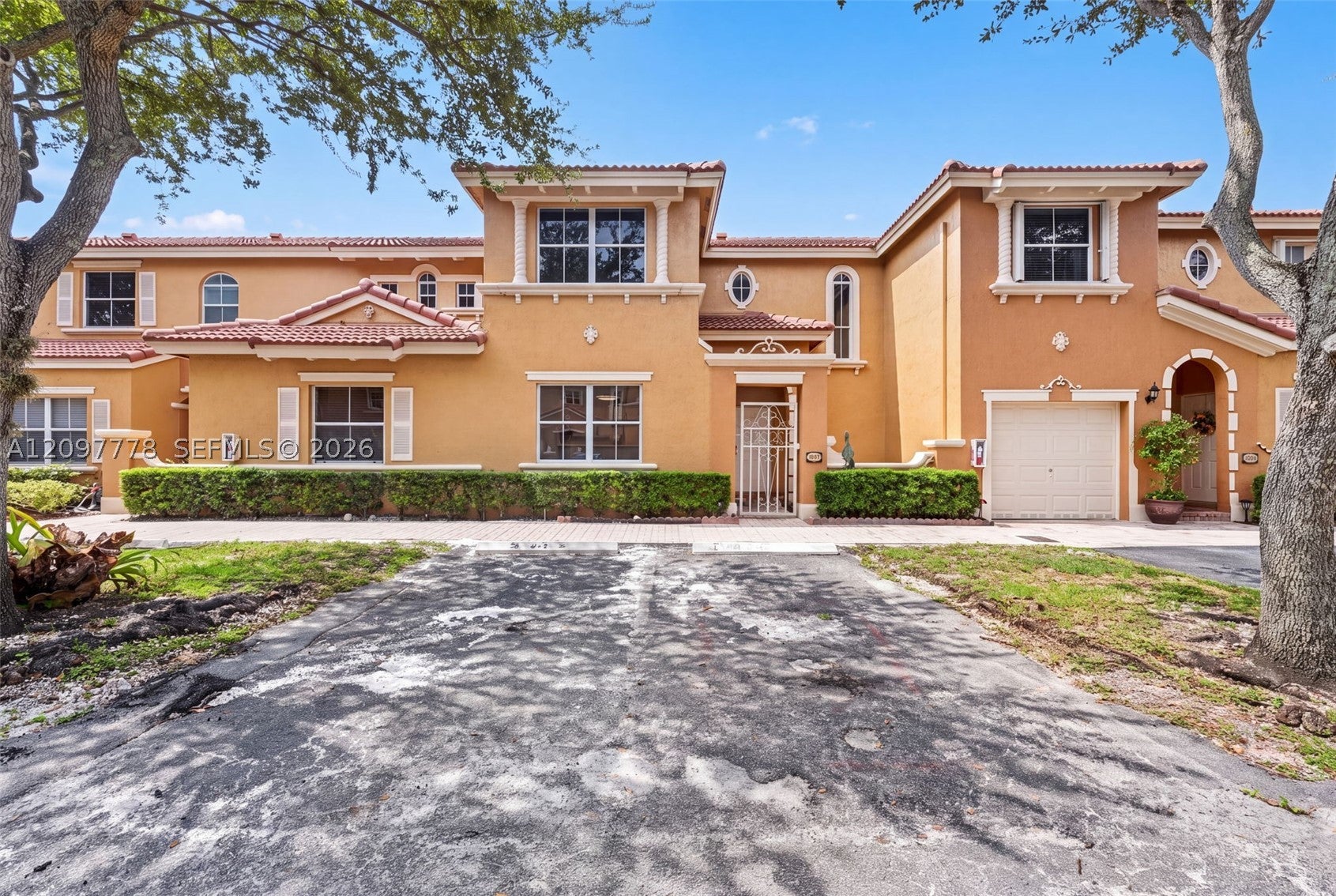 8520 NW 139th Ter 1607