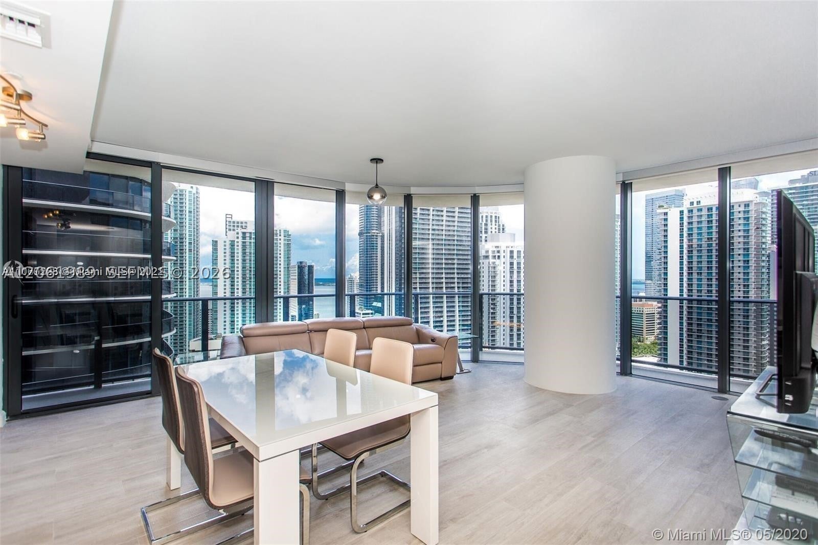 55 SW 9th St 2903