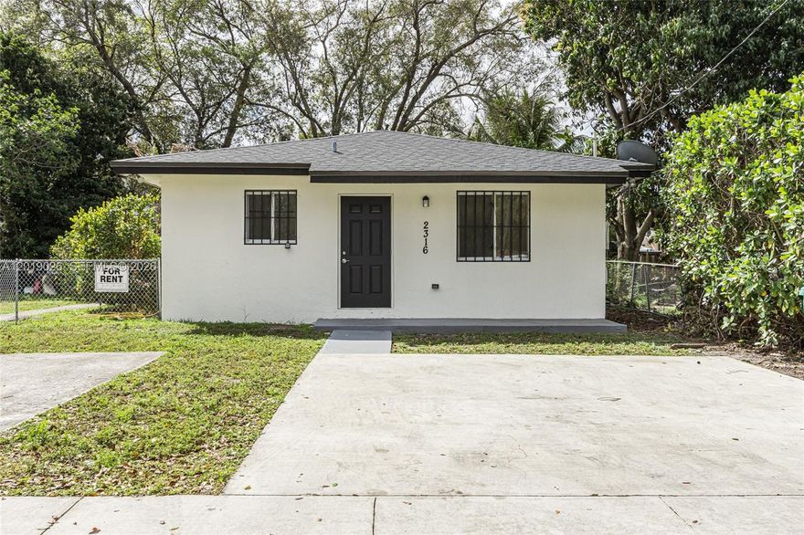 EXCELLENT OPPORTUNITY IN THE HEART OF MIAMI! THIS SPACIOUS DUPLEX IS PERFECT FOR INVESTORS OR OWNER-OCCUPANTS LOOKING TO LIVE IN ONE UNIT AND RENT OUT THE OTHER FOR ADDITIONAL INCOME. ONE UNIT FEATURES 3BED AND 2BATH, WHILE THE SECOND UNIT OFFERS 2BED 1BATH, BOTH WITH SPACIOUS LAYOUTS AND COMFORTABLE LIVING AREAS. RECENTLY UPDATED WITH A BRAND-NEW ROOF, FRESH EXTERIOR PAINT. PLENTY OF PARKING AND NIZE SIZE YARD. WHETHER YOU ARE LOOKING FOR STRONG INVESTMENT OR A VERSATILE MULTI-FAMILY HOME, THIS IS A MUST SEE! DONT MISS OUT ON THIS INCREDIBLE OPPORTUNITY. CALL LA TODAY TO SCHEDULE YOUR SHOWING.