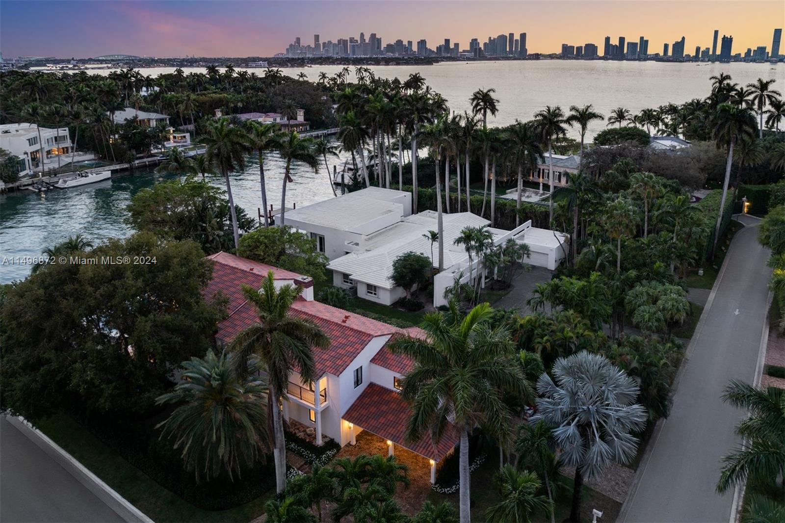 SUNSET ISLANDS-ISLAND NO - Residential