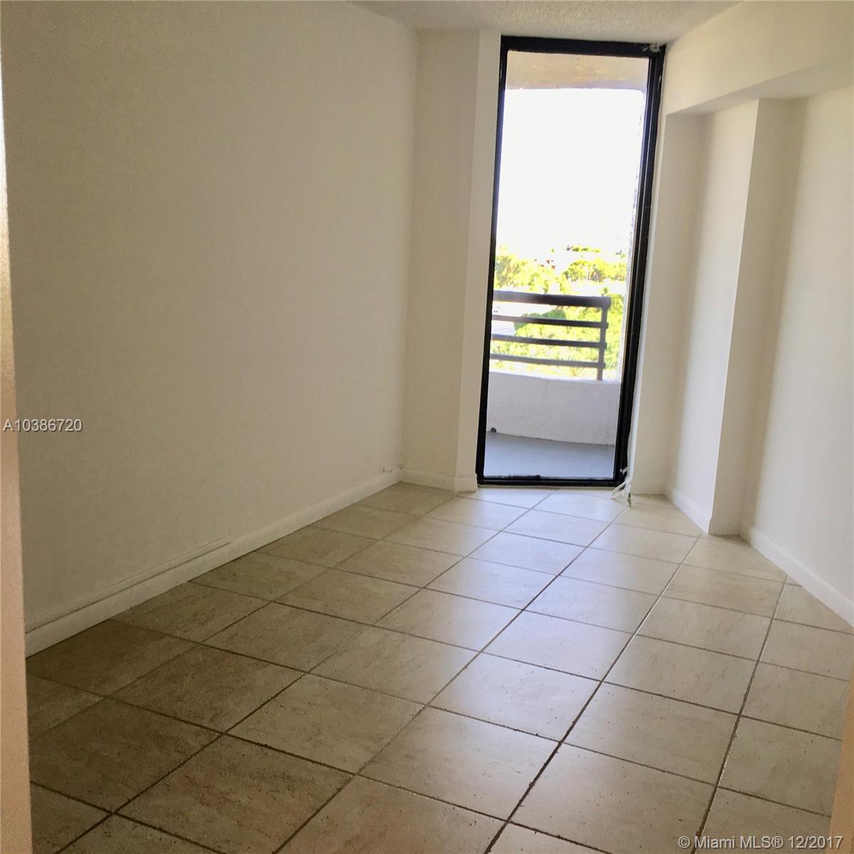 PARC CENTRAL AVENTURA SOU - Residential Lease