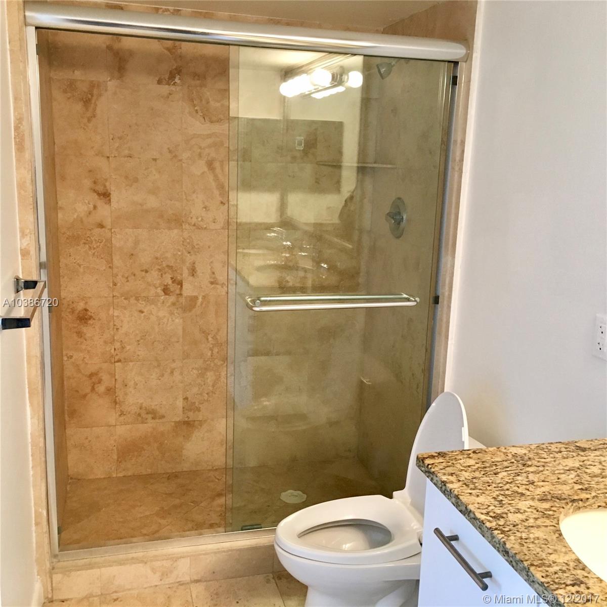 PARC CENTRAL AVENTURA SOU - Residential Lease