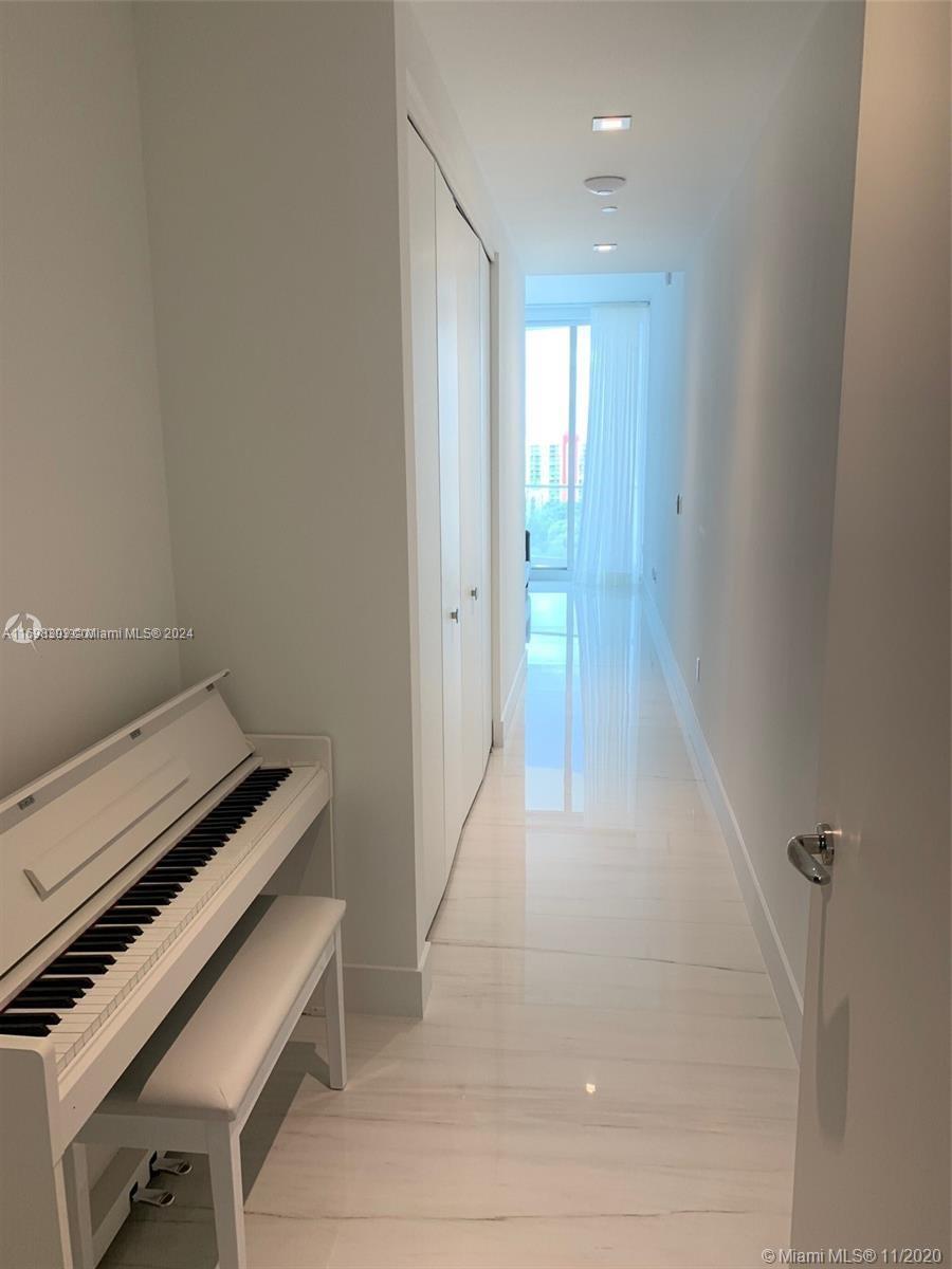 JADE SIGNATURE CONDO - Residential
