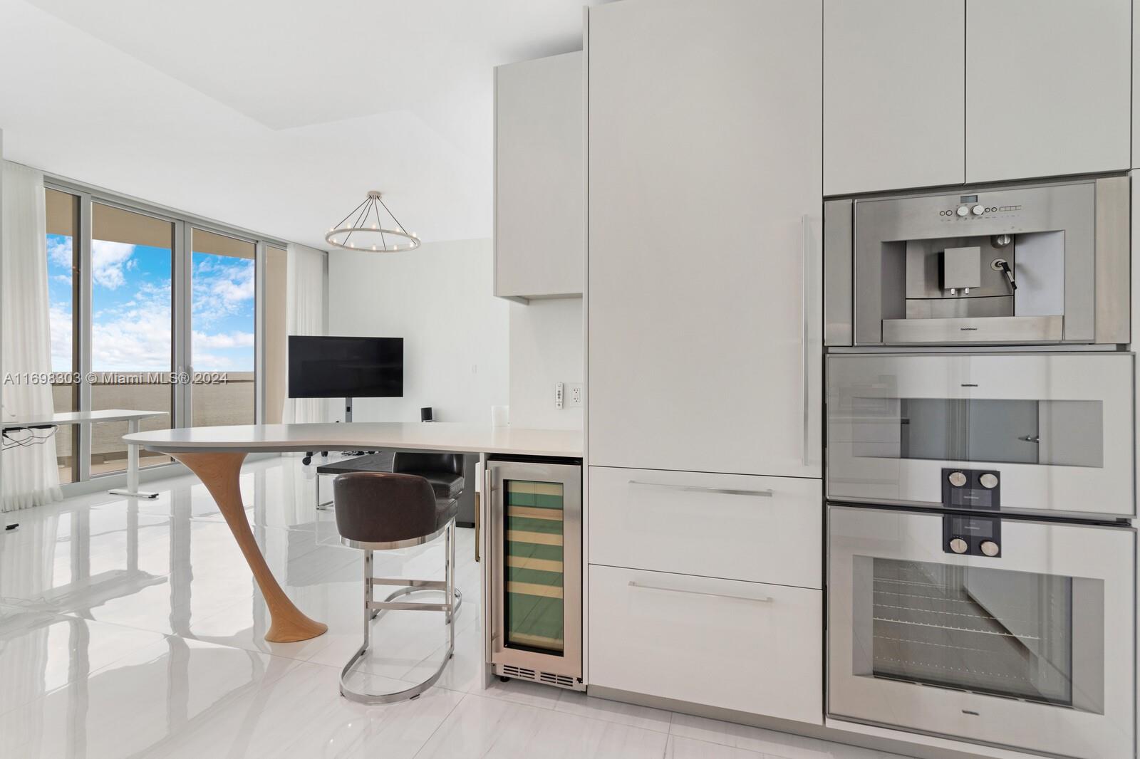 JADE SIGNATURE CONDO - Residential