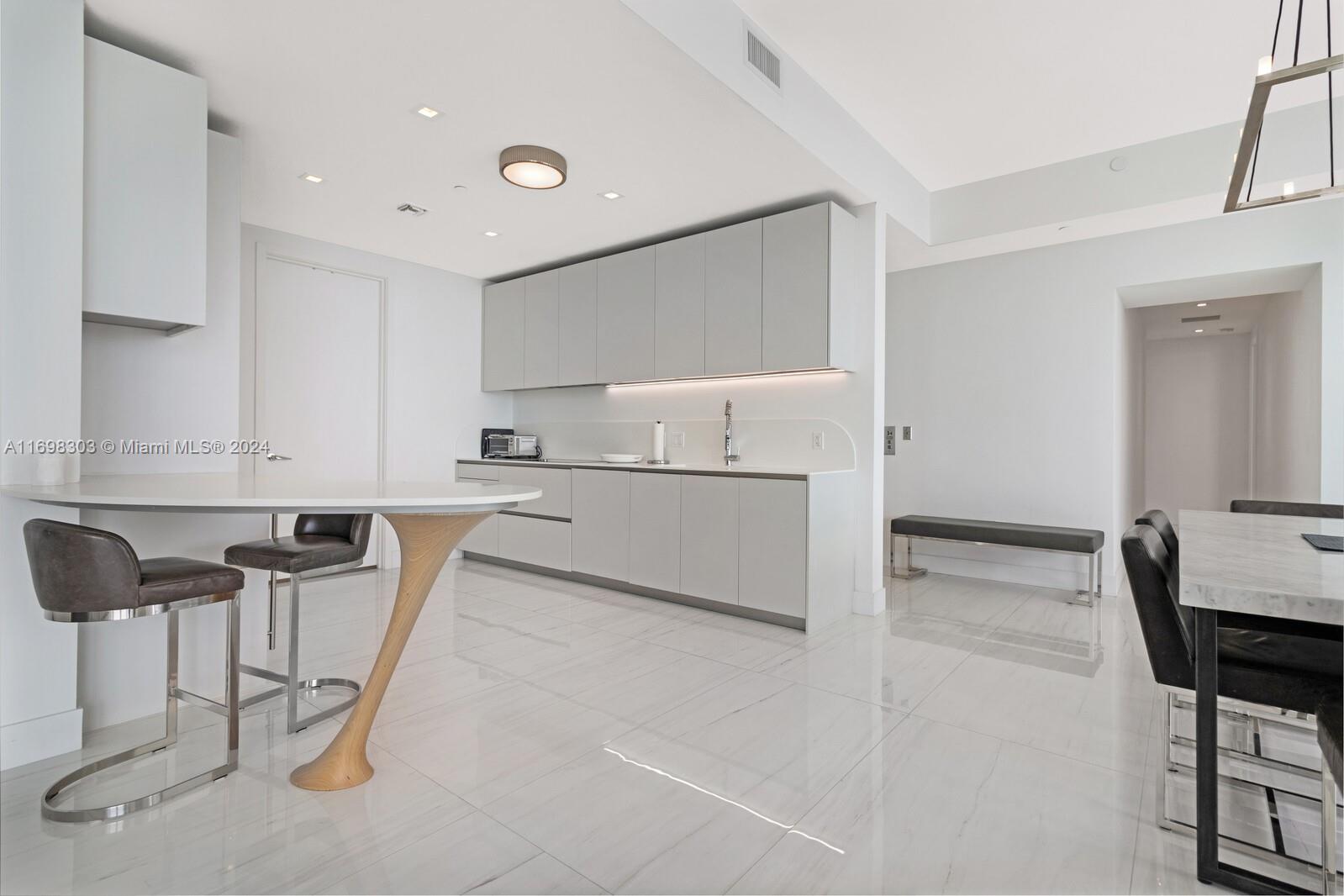 JADE SIGNATURE CONDO - Residential