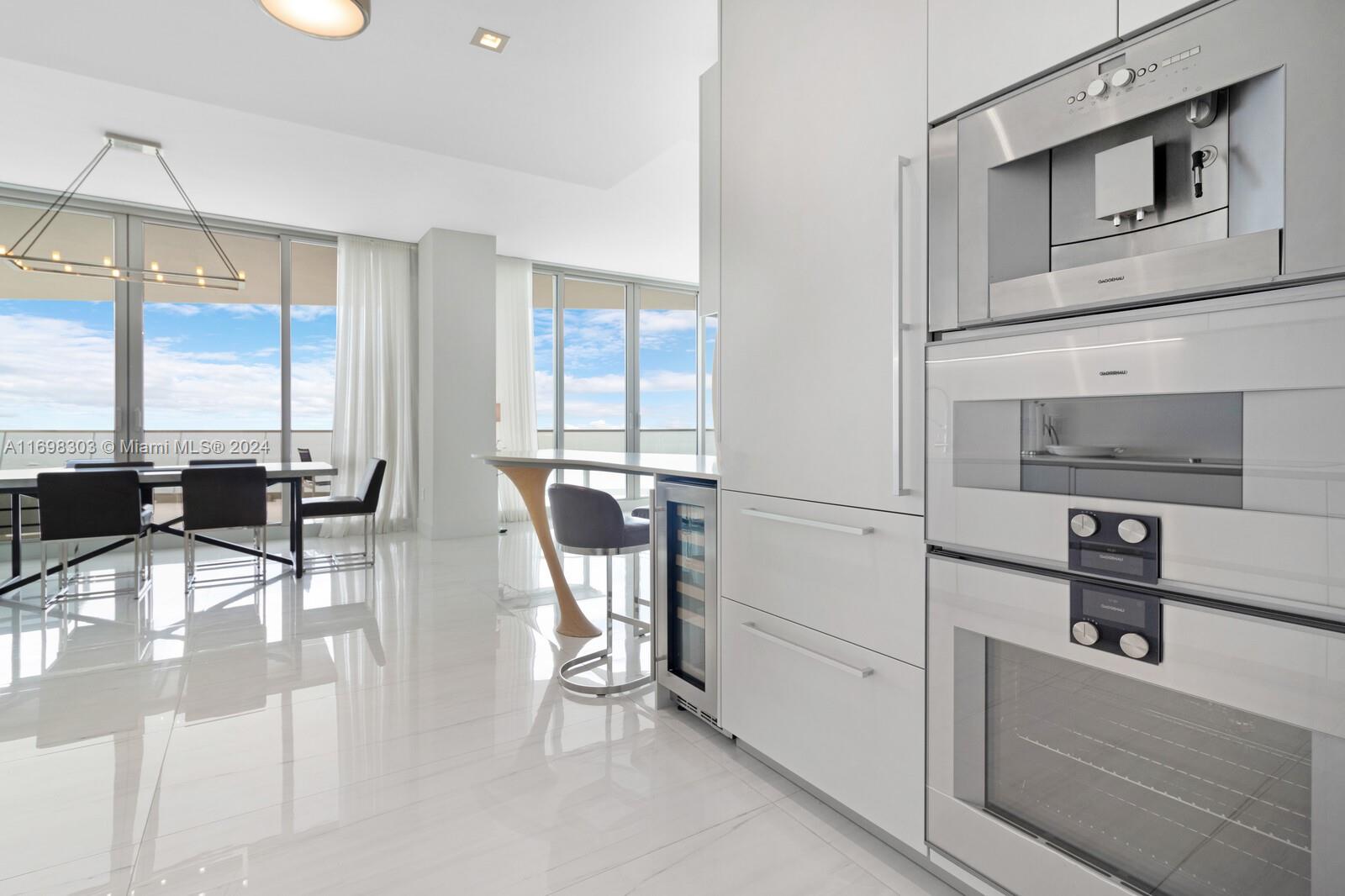16901 Collins Ave 1402