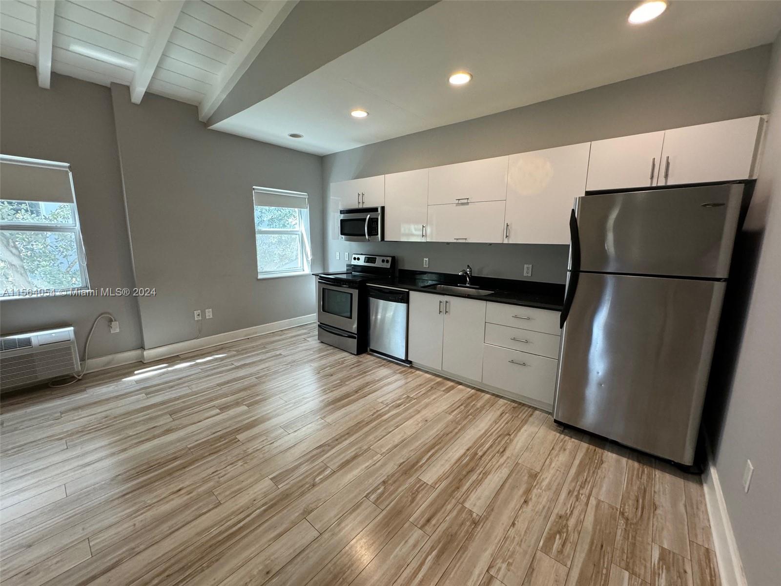 THE ABBOTT CONDO - Residential Lease