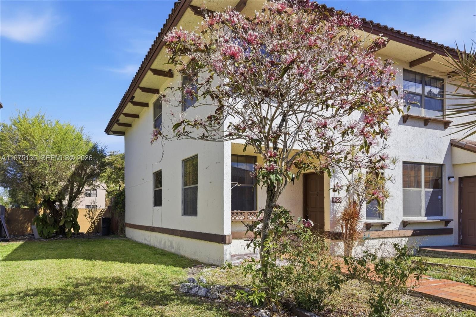 NEW PASEOS CASTELLANOS CO - Residential