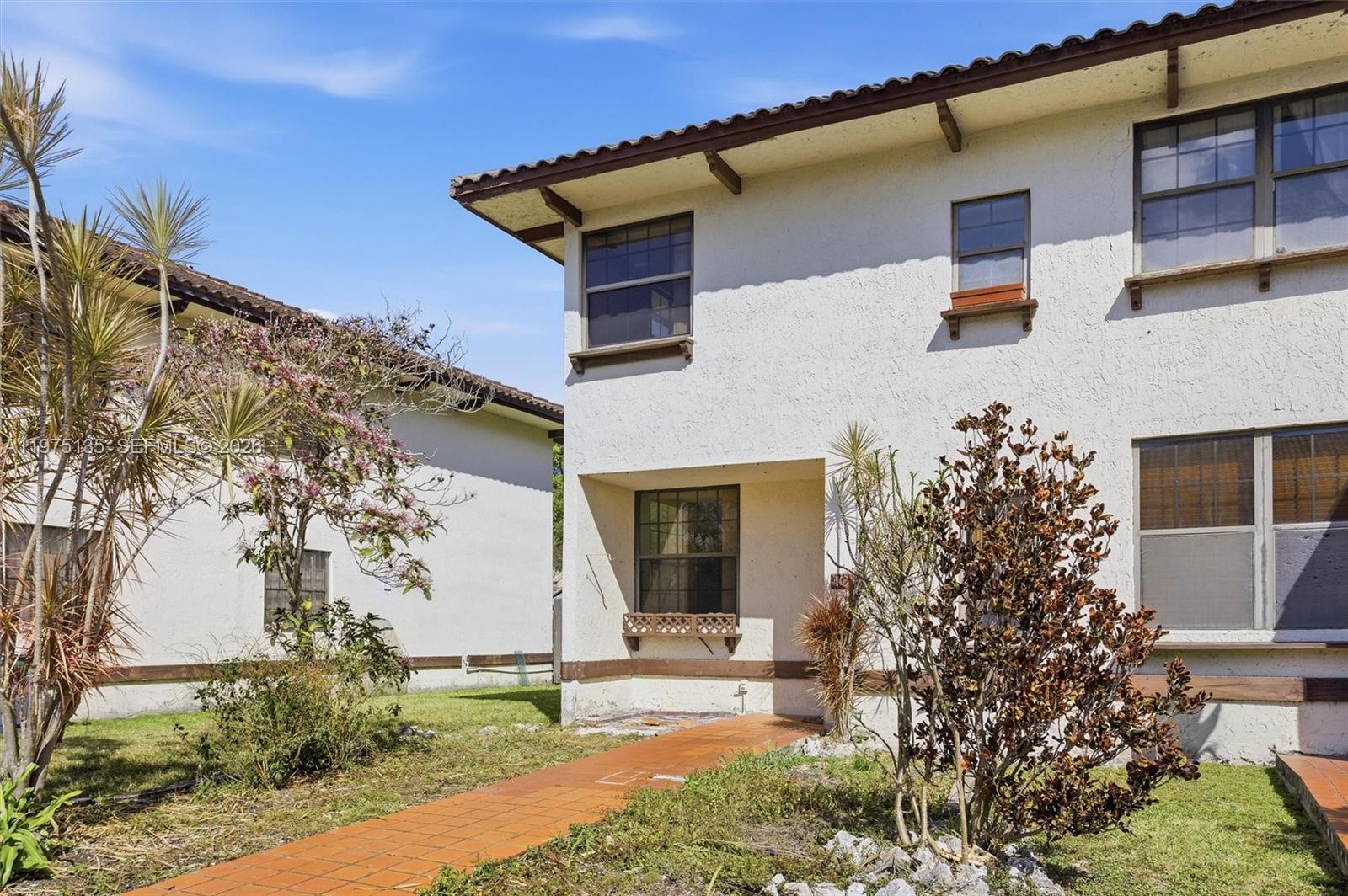 NEW PASEOS CASTELLANOS CO - Residential