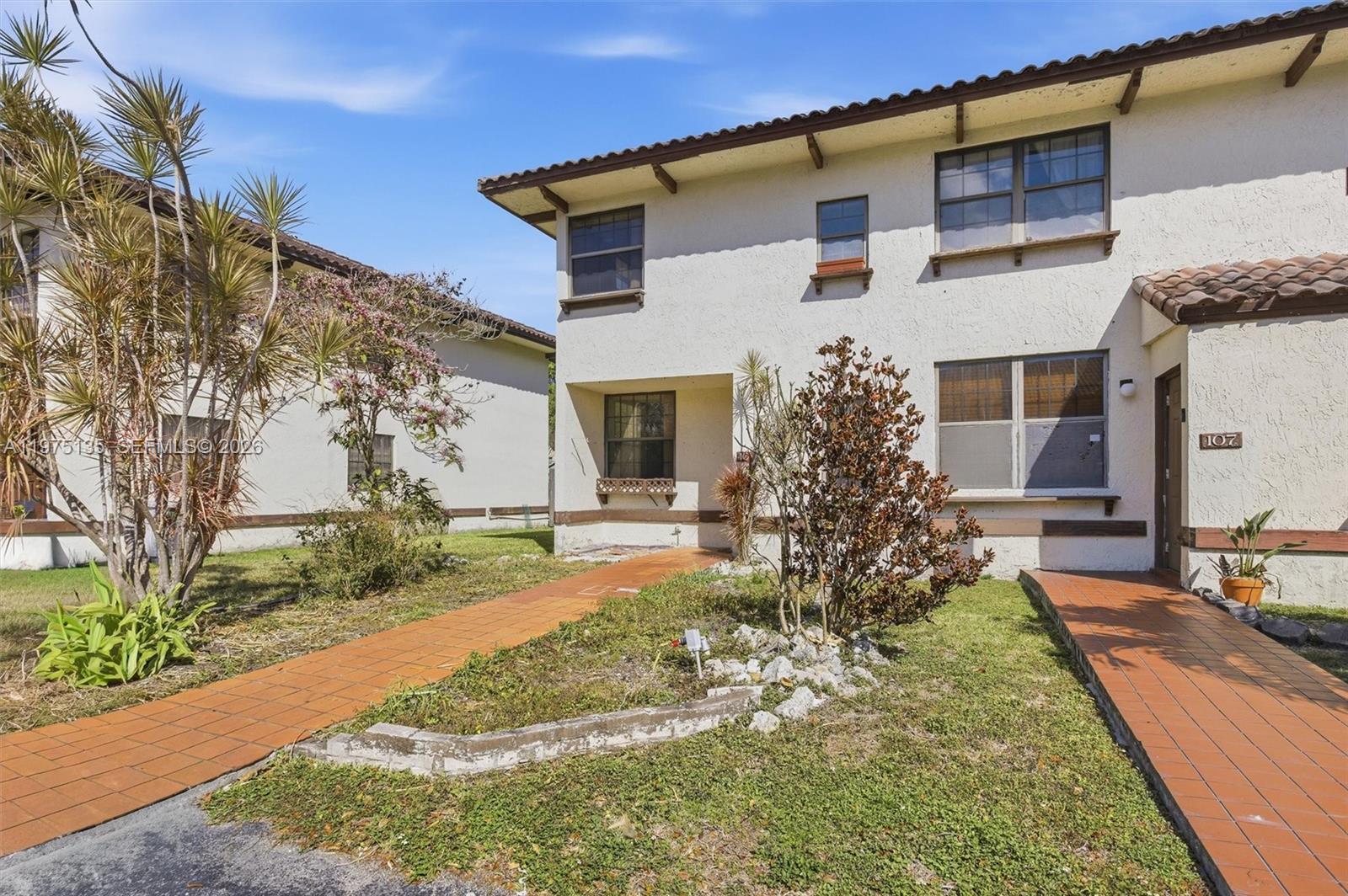 NEW PASEOS CASTELLANOS CO - Residential