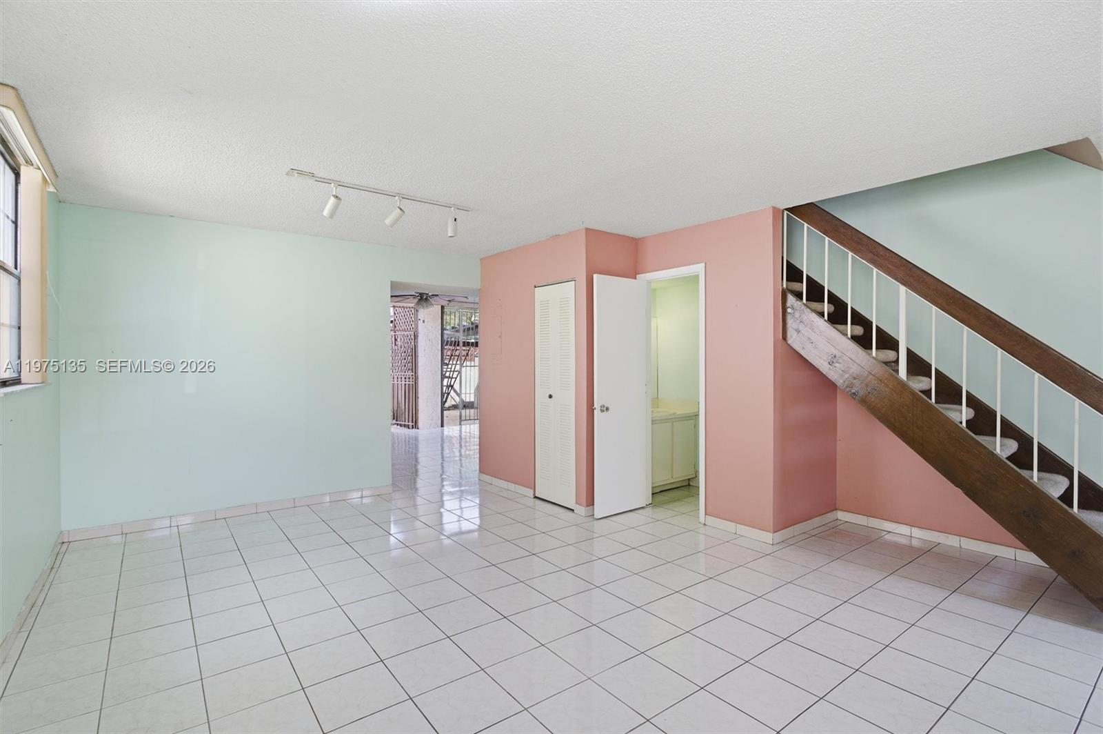 NEW PASEOS CASTELLANOS CO - Residential