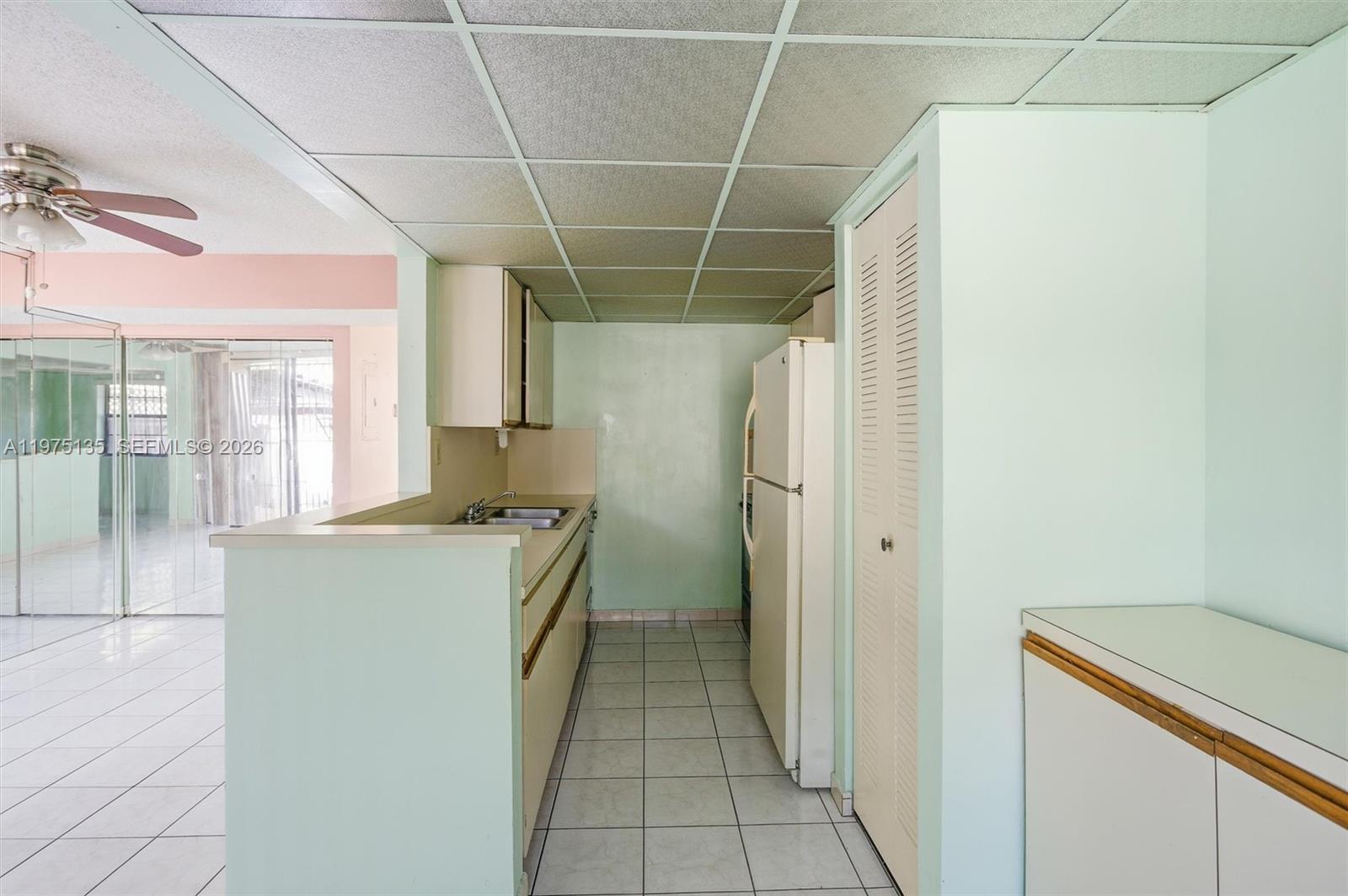 NEW PASEOS CASTELLANOS CO - Residential