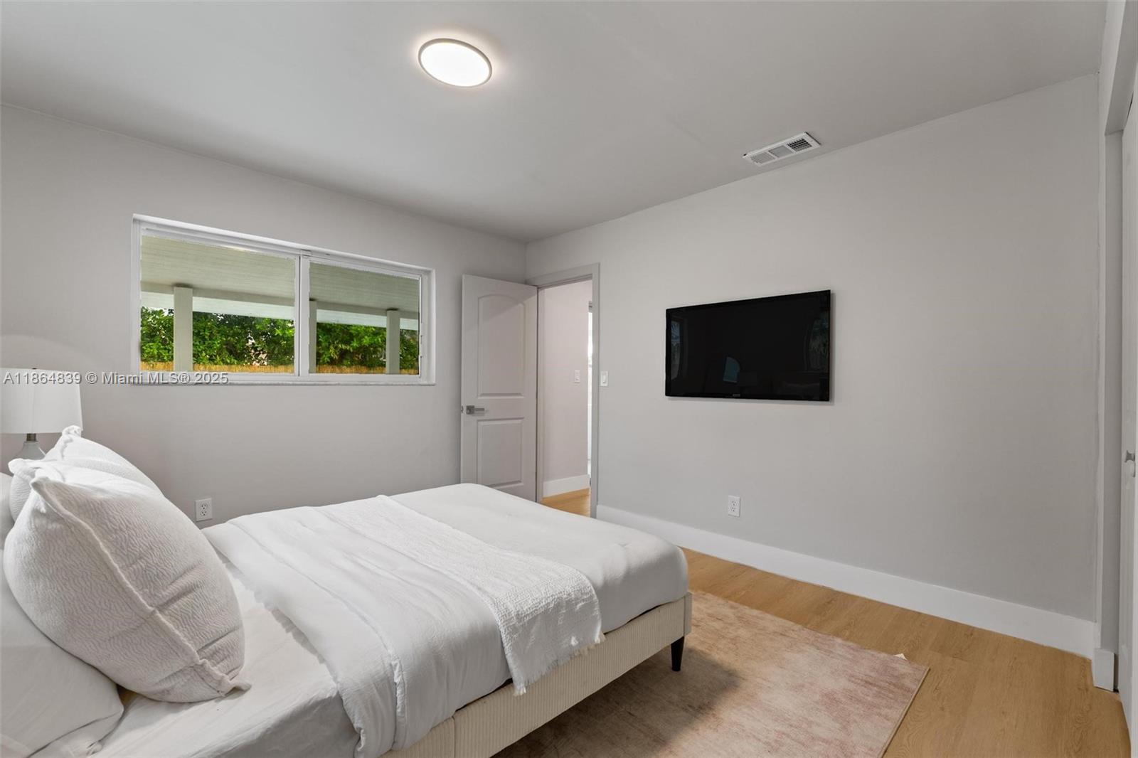 BISCAYNE SHORES UNIT 4 - Residential