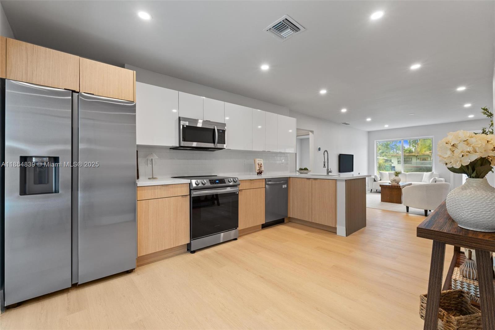 BISCAYNE SHORES UNIT 4 - Residential