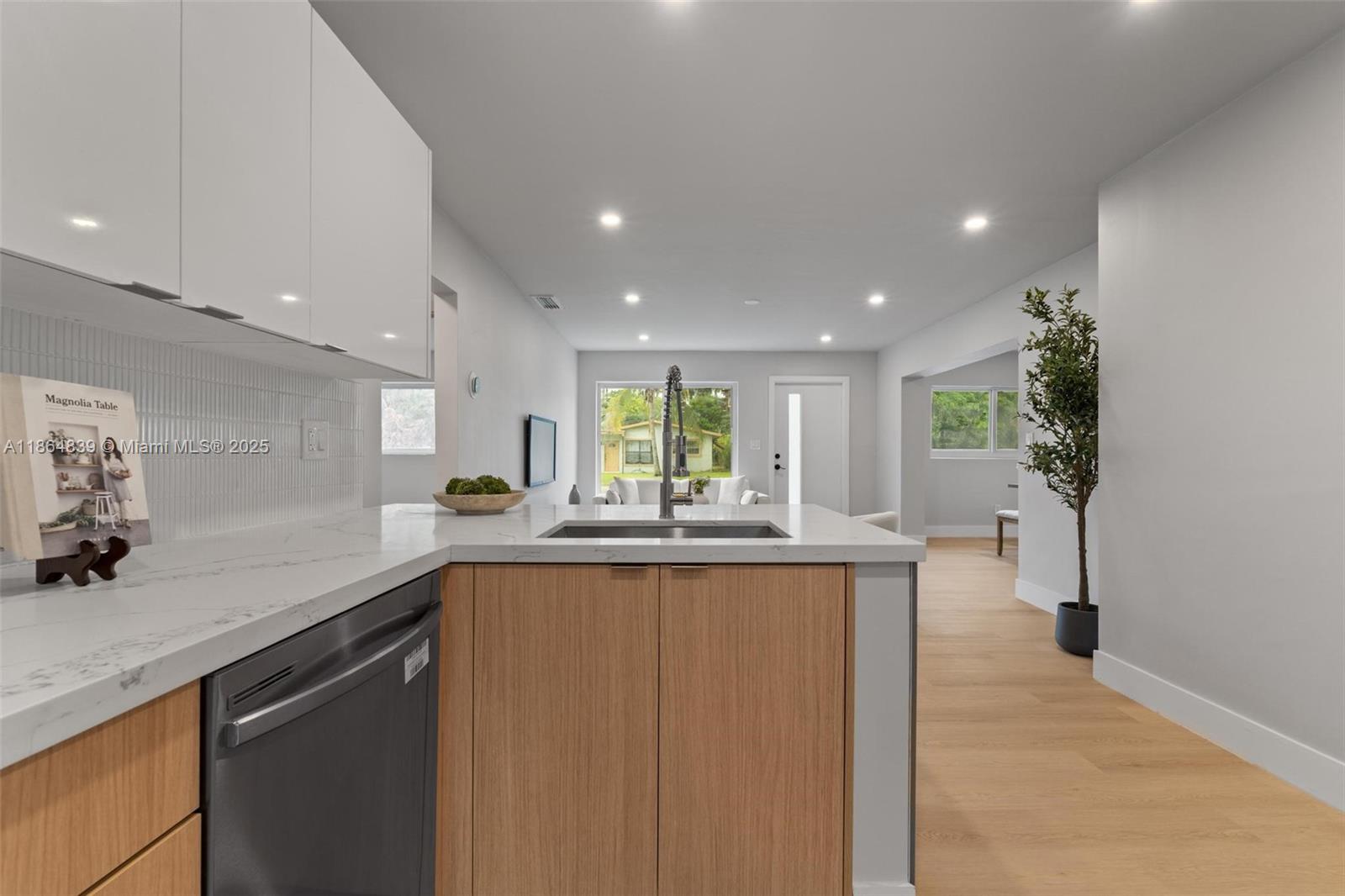 BISCAYNE SHORES UNIT 4 - Residential