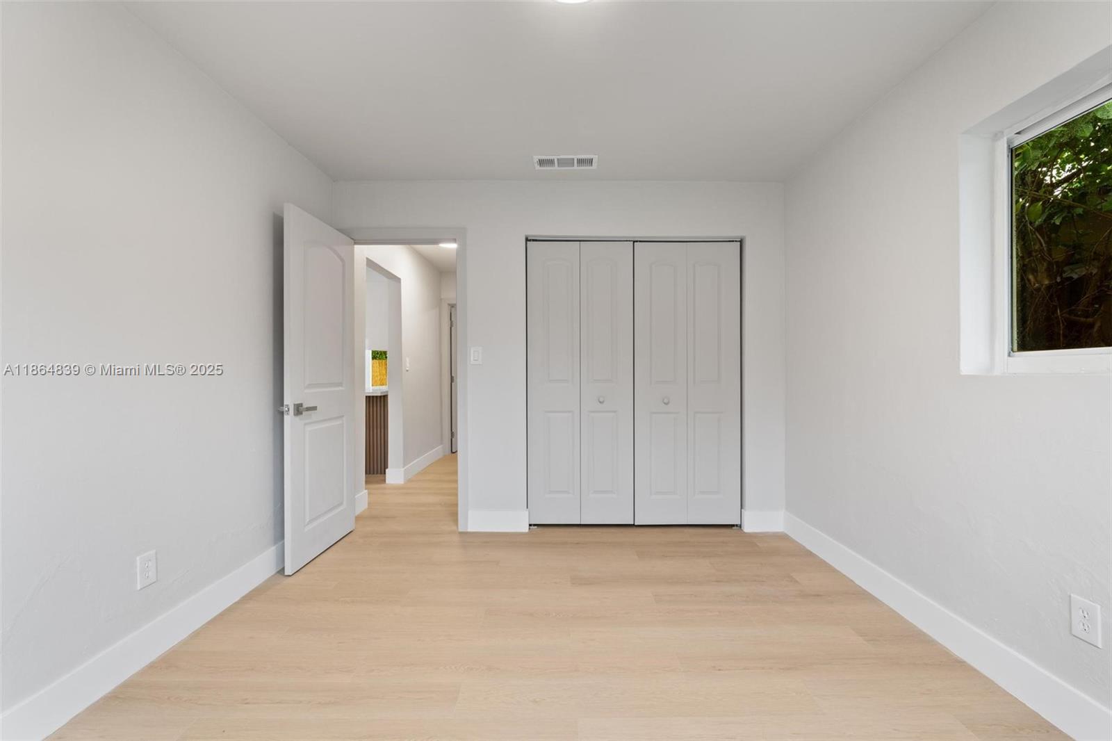 BISCAYNE SHORES UNIT 4 - Residential