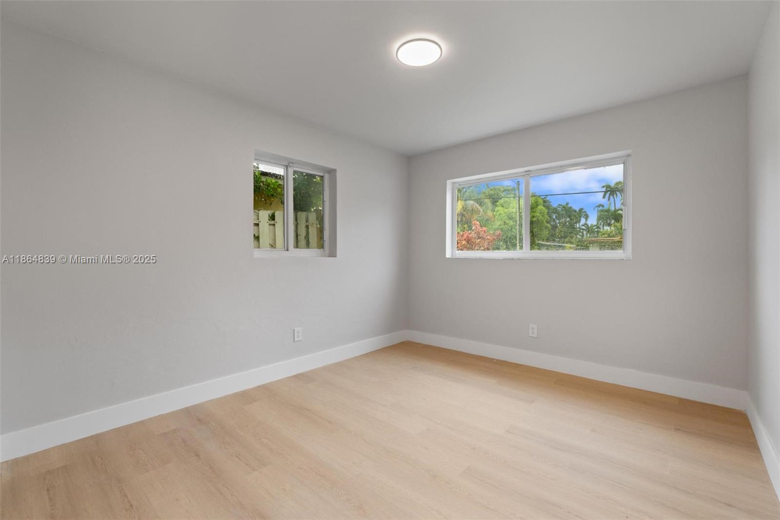 BISCAYNE SHORES UNIT 4 - Residential