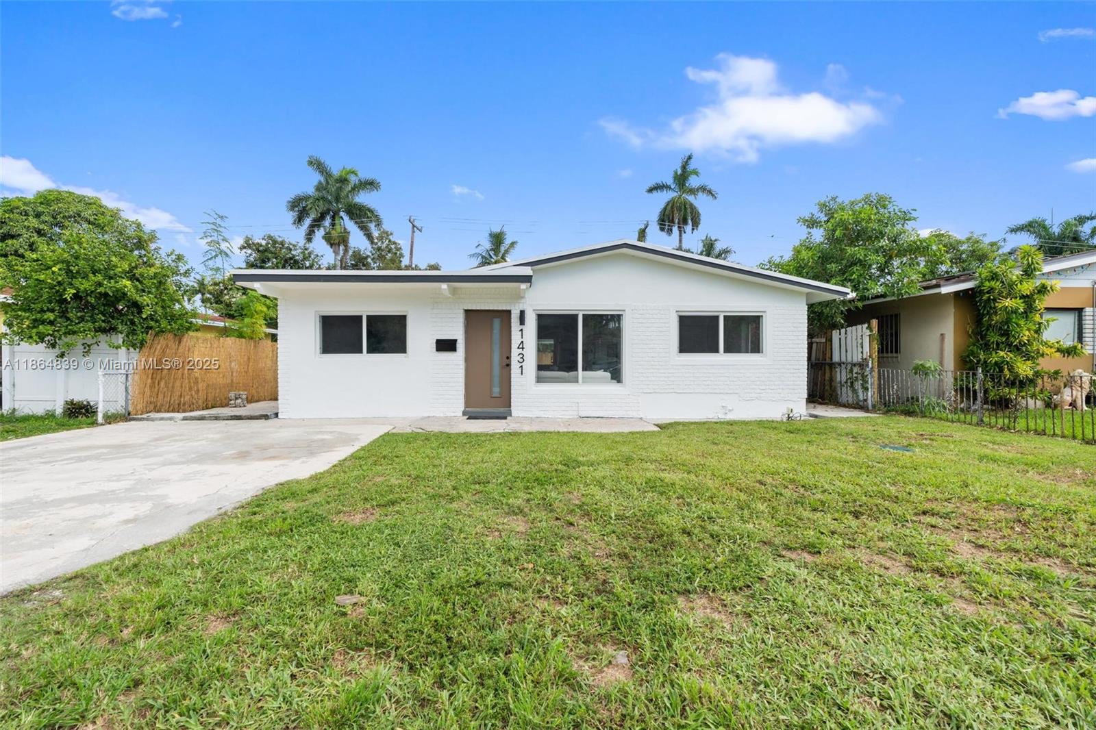 Charming and Inviting Property:
This beautiful and cozy home features 3 bedrooms and 2 bathrooms, a spacious kitchen, and generous living areas perfect for family gatherings. The property offers lovely views of the pool and includes a large patio ideal for outdoor entertaining. Conveniently located just 10 minutes from Bal Harbour, where you’ll find a variety of dining options, shopping, and more.