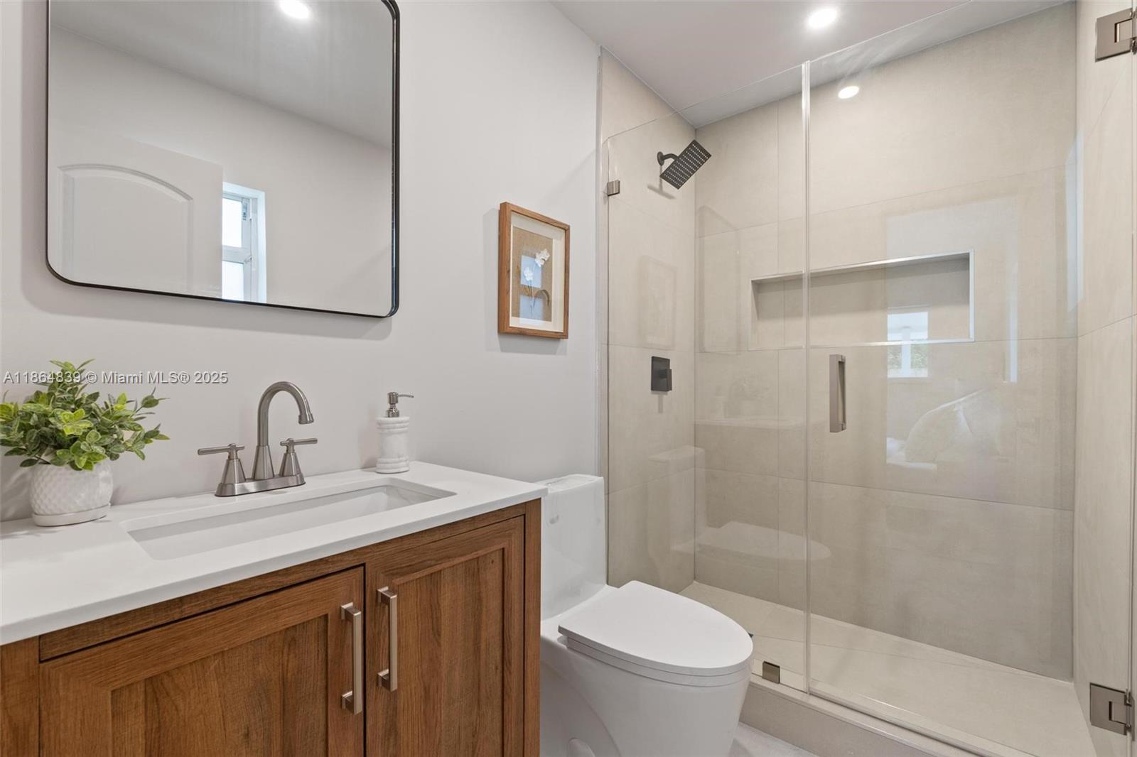 BISCAYNE SHORES UNIT 4 - Residential