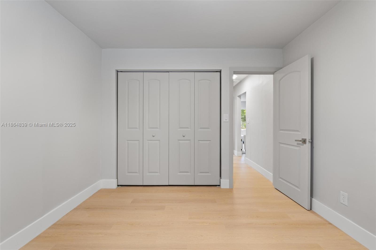 BISCAYNE SHORES UNIT 4 - Residential