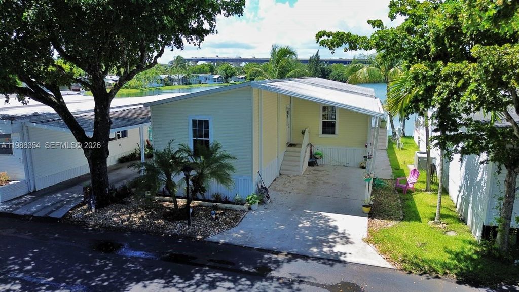 Photo of 3001 SW 18th Ter, Fort Lauderdale, FL 33315 (MLS # A11988354)