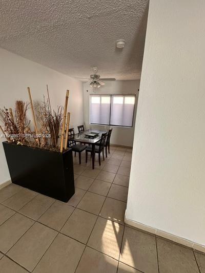 BISCAYNE BCH SUB - Residential Lease