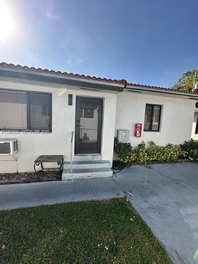 BISCAYNE BCH SUB - Residential Lease
