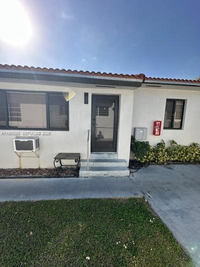 BISCAYNE BCH SUB - Residential Lease