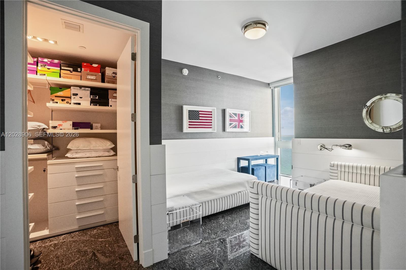 TDR TOWER III CONDO - Residential