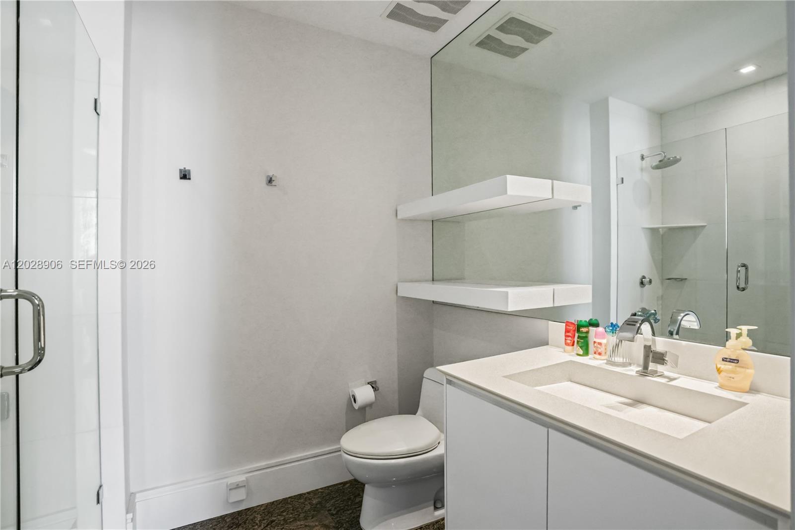 TDR TOWER III CONDO - Residential
