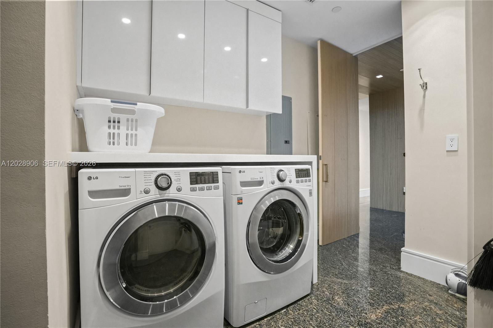 TDR TOWER III CONDO - Residential