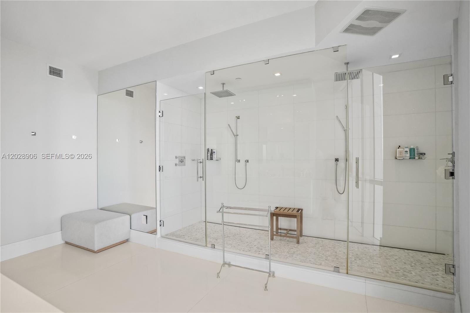 TDR TOWER III CONDO - Residential