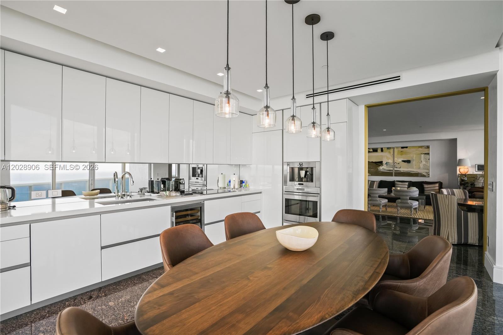 TDR TOWER III CONDO - Residential
