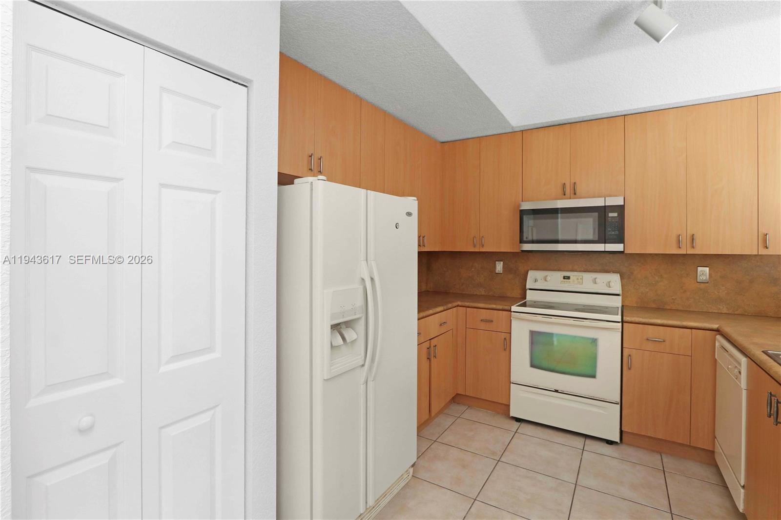 PELICAN BAY AT OLD CUTLER - Residential