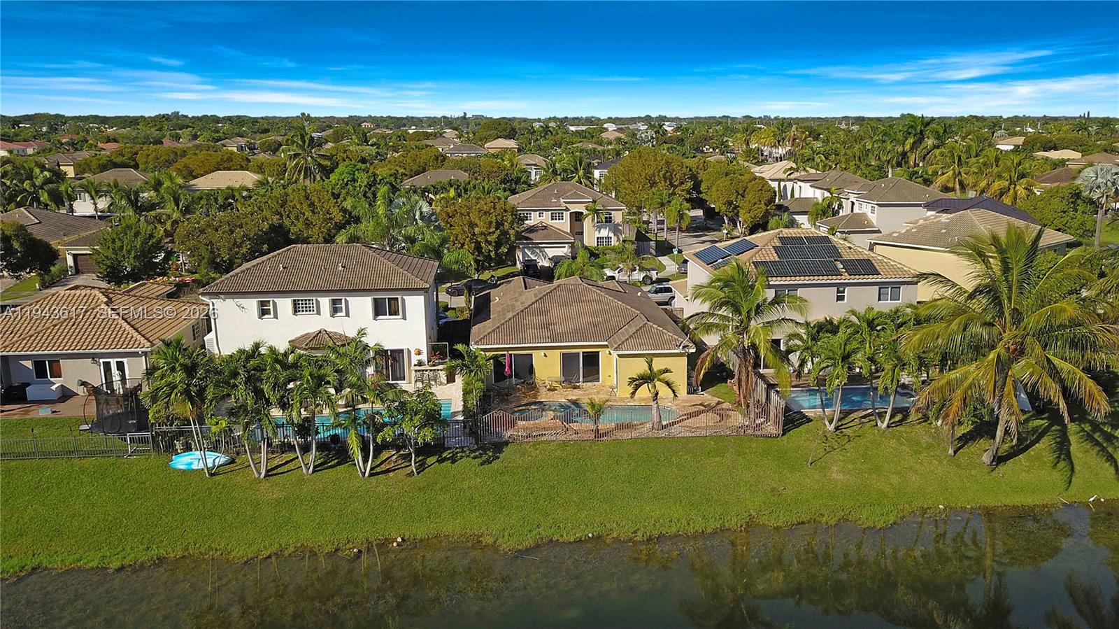 PELICAN BAY AT OLD CUTLER - Residential