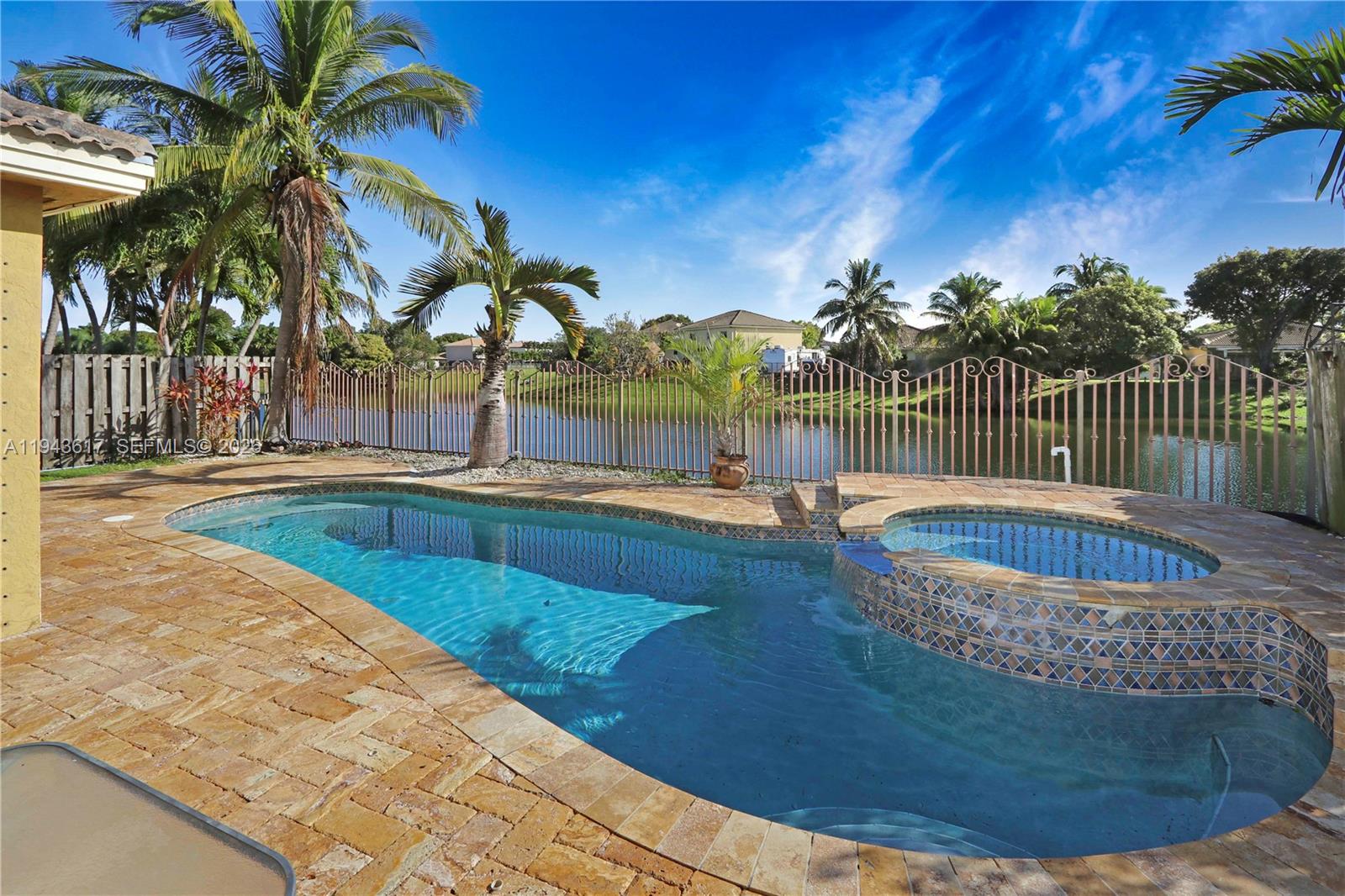 PELICAN BAY AT OLD CUTLER - Residential