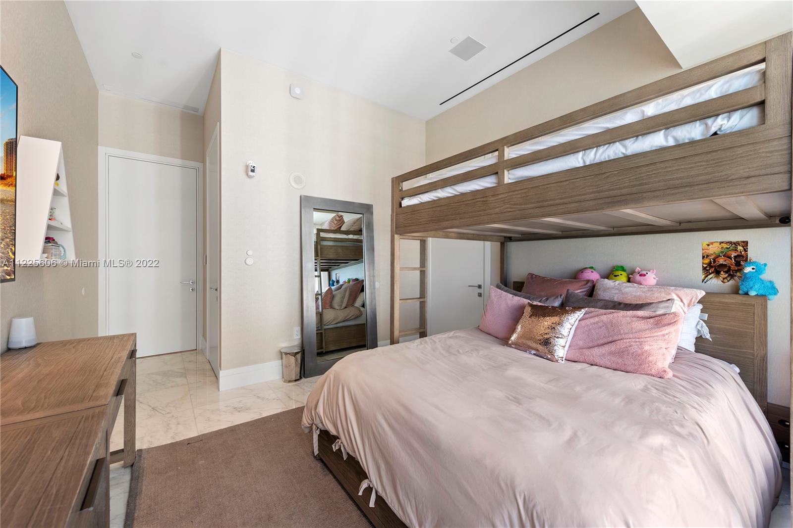 MUSE CONDO - Residential